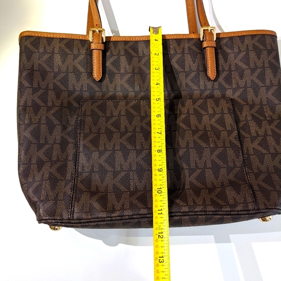 Michael Kors Jet Set Large Snap Pocket Tote - Picture 3 of 13